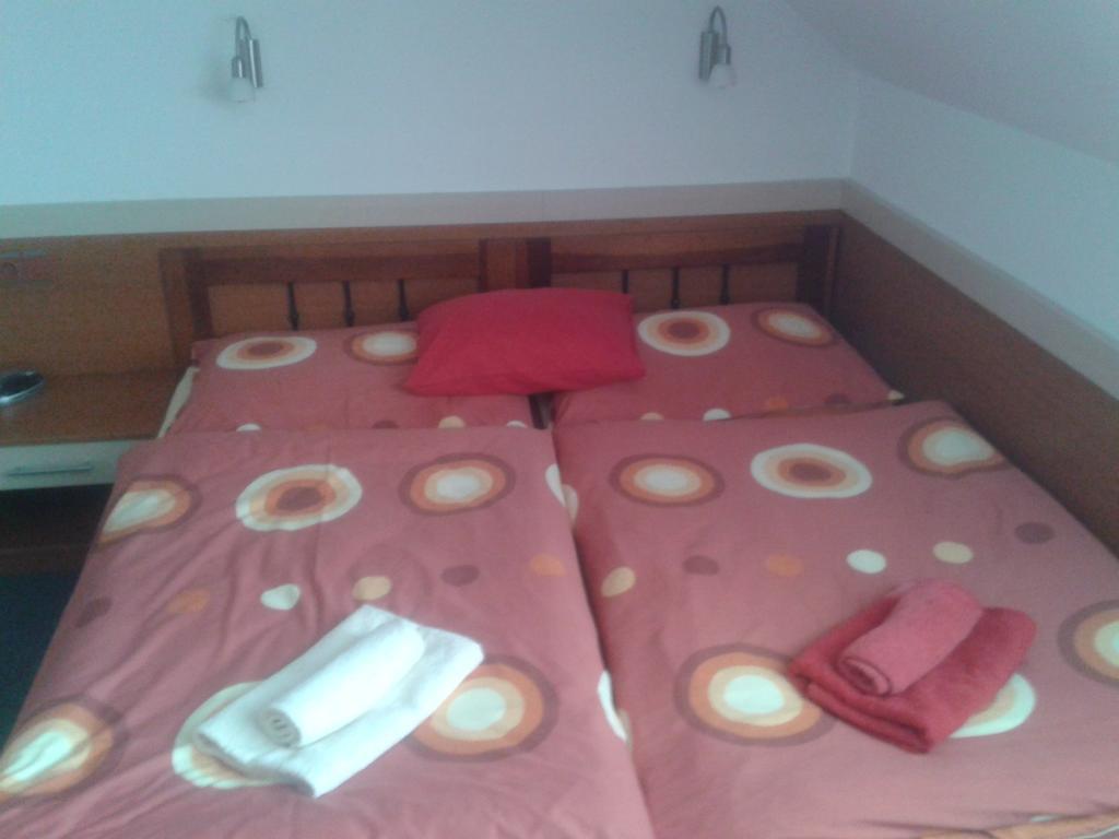 Hotel U Kapra Lázně Bělohrad الغرفة الصورة