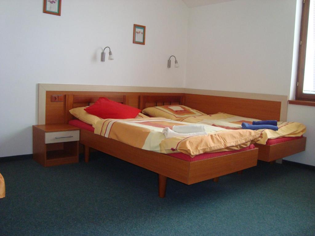 Hotel U Kapra Lázně Bělohrad الغرفة الصورة